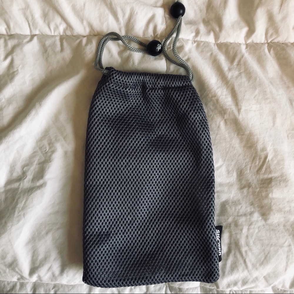 Green mesh storage drawstring pouch